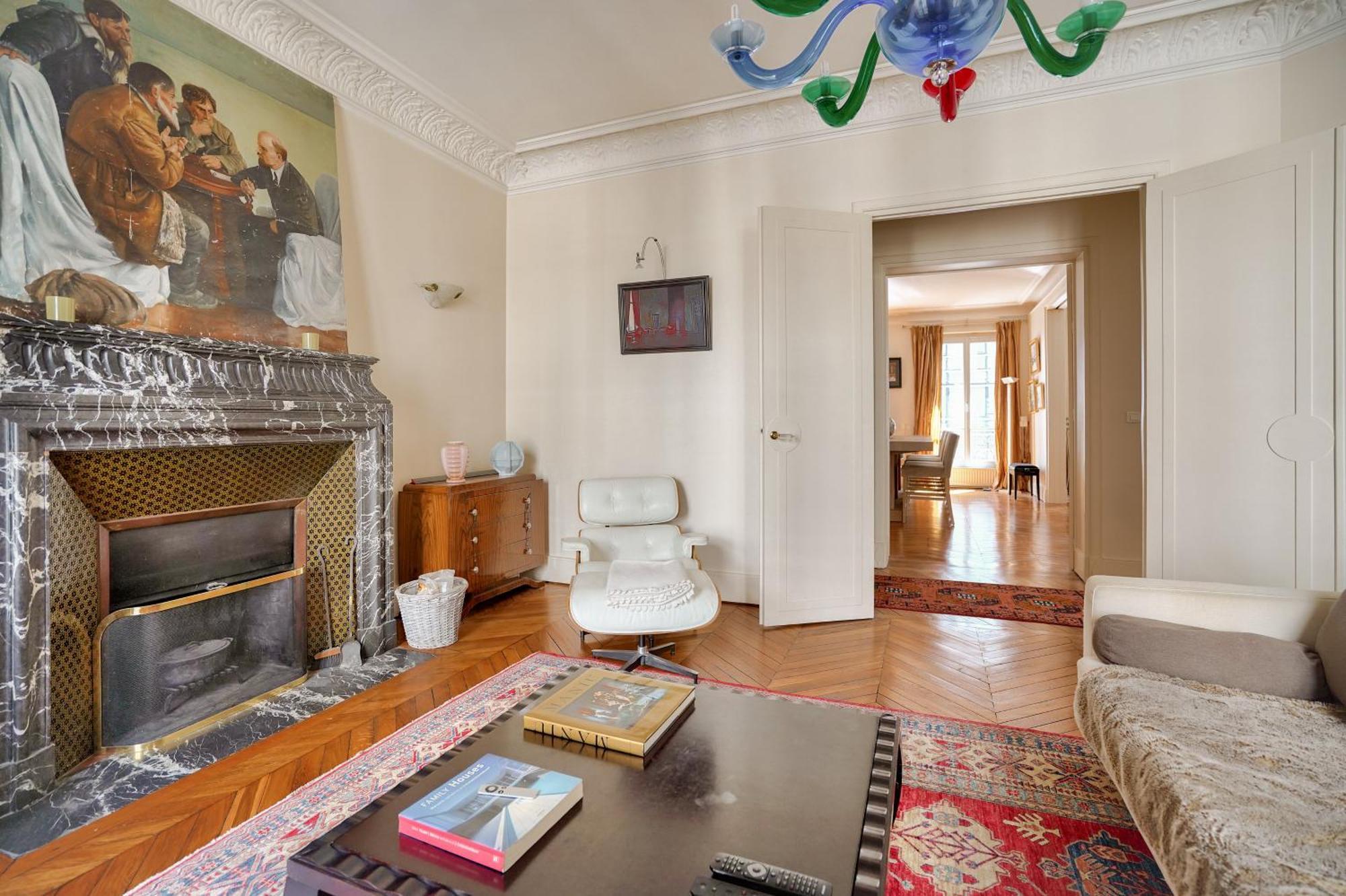 Apartment Victor Hugo - Avenue Foch - 235 Metres Carres